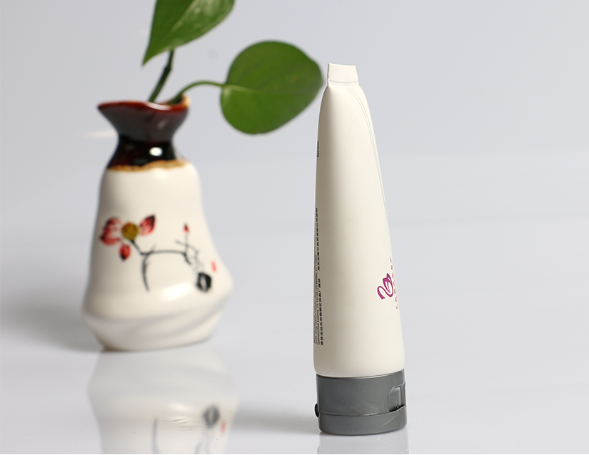 扣蓋設(shè)計(jì)緊密防漏