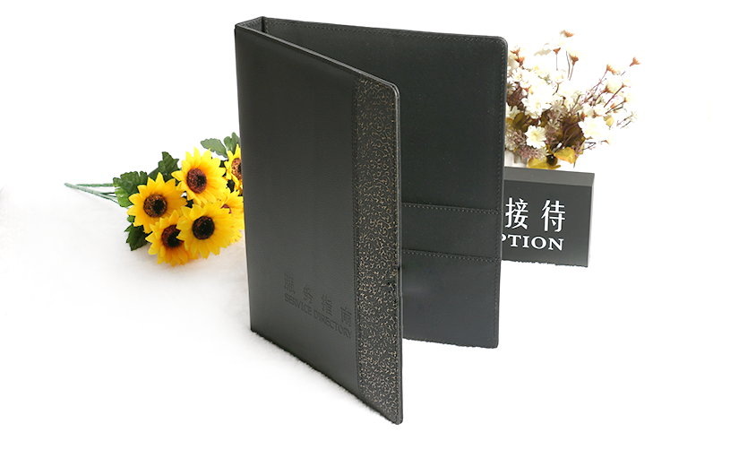 內(nèi)置卡扣，內(nèi)兜設(shè)計(jì)