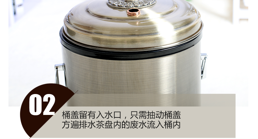 桶蓋留有出水口，簡單方便，安全放心